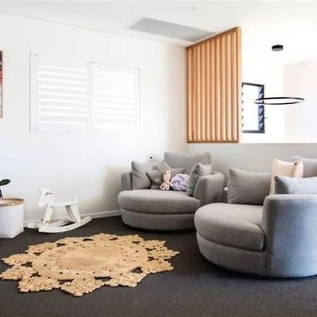 Beachside Buddina Luxury Family House 5 Bedrooms ภายนอก รูปภาพ
