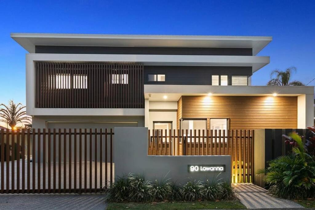 Beachside Buddina Luxury Family House 5 Bedrooms ภายนอก รูปภาพ