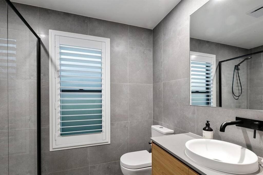 Beachside Buddina Luxury Family House 5 Bedrooms ภายนอก รูปภาพ