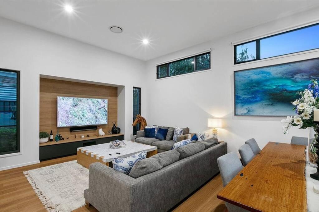 Beachside Buddina Luxury Family House 5 Bedrooms ภายนอก รูปภาพ