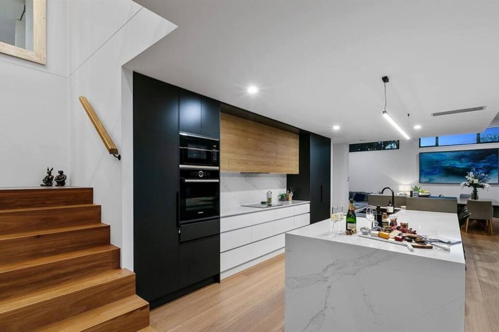 Beachside Buddina Luxury Family House 5 Bedrooms ภายนอก รูปภาพ
