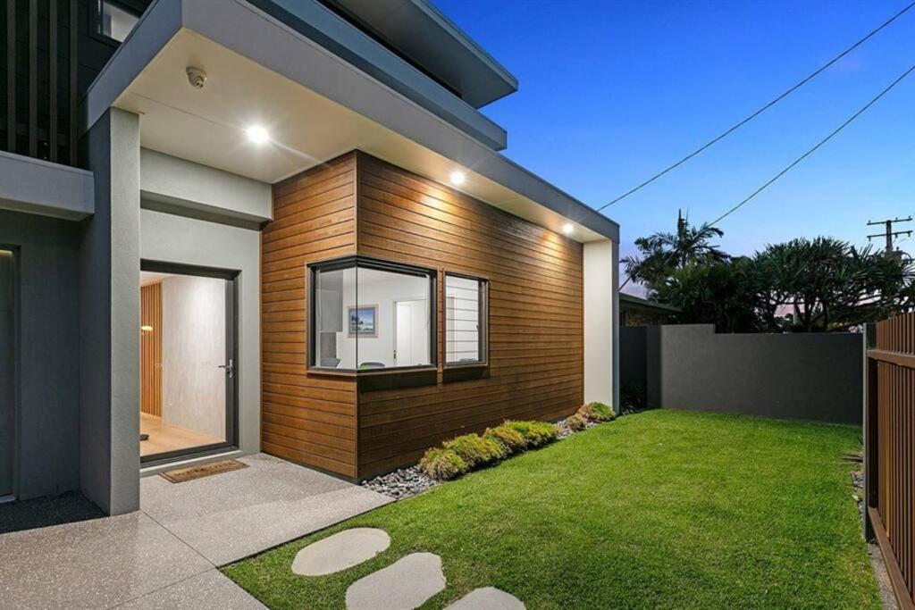 Beachside Buddina Luxury Family House 5 Bedrooms ภายนอก รูปภาพ