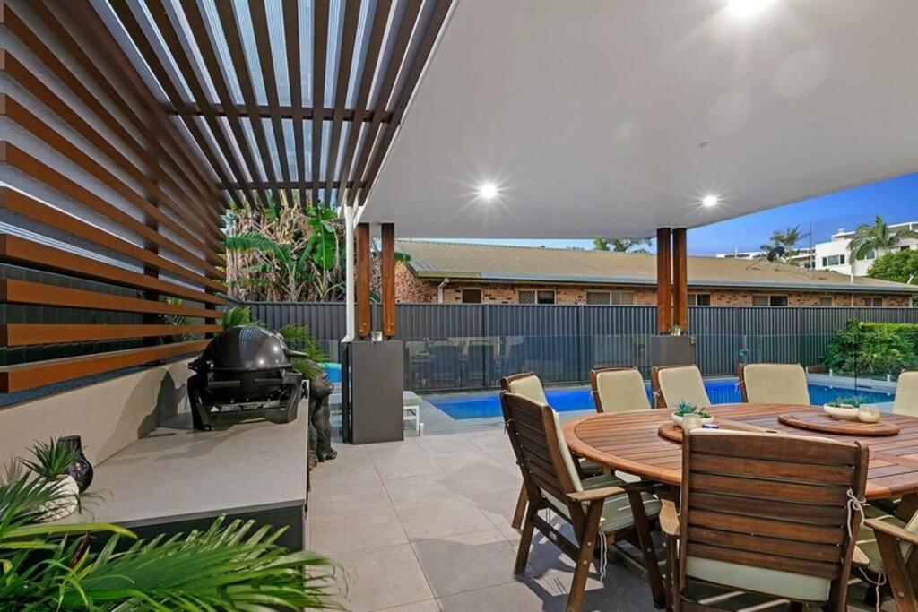 Beachside Buddina Luxury Family House 5 Bedrooms ภายนอก รูปภาพ